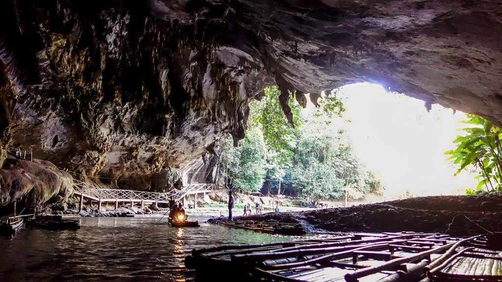 Пещера Тхам Лод