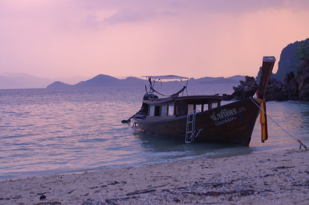 جولة في خليج فانغ نغا