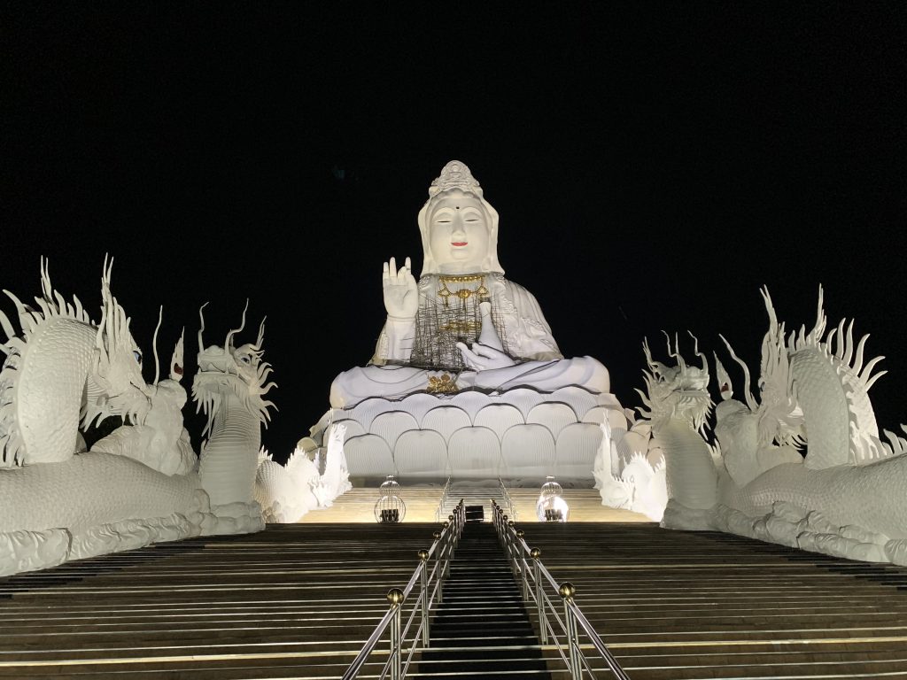 וואט הואי פלה קאנג (מקדש בודהה הגדול)