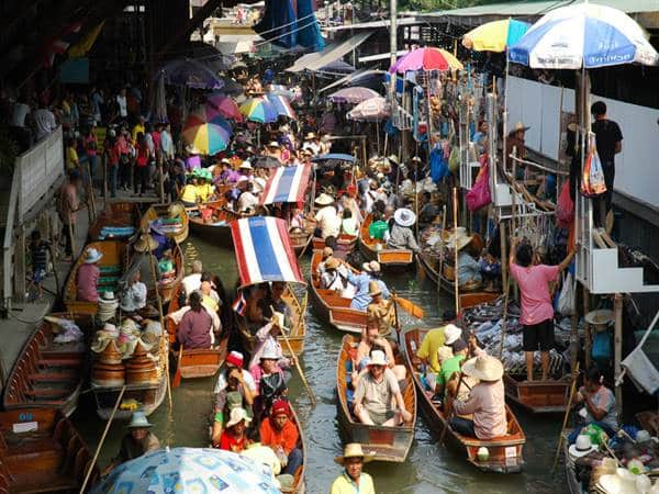 Damnoen Saduak Floating Market